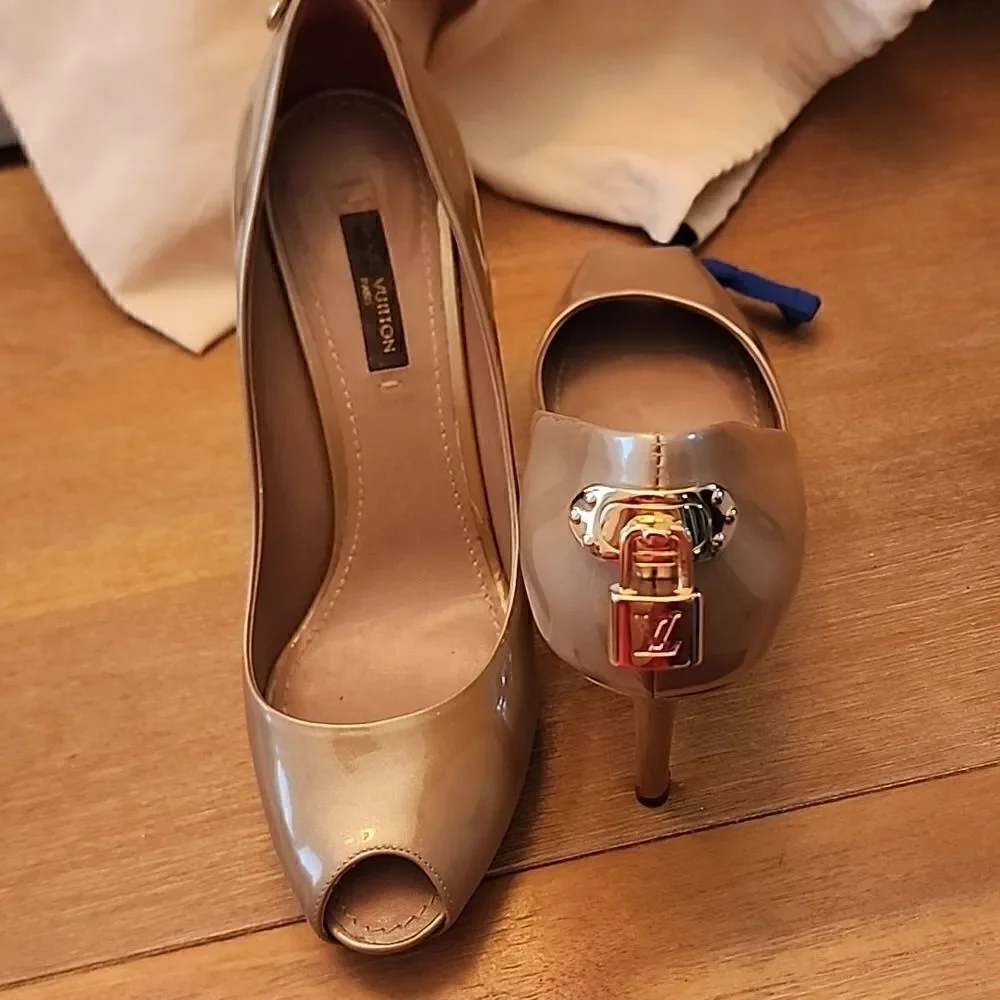 Authentic Louis Vuitton OH Really Tan Nude Peep Toe Pumps Heels Shoes Size 36